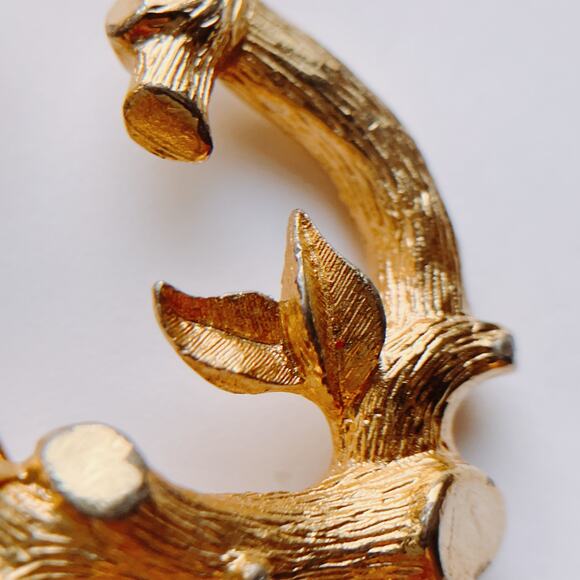 VTG Signed Sarah Coventry Brooch Twig Leaf Mid Century Gold Tone Jewelry - Picture 4 of 10